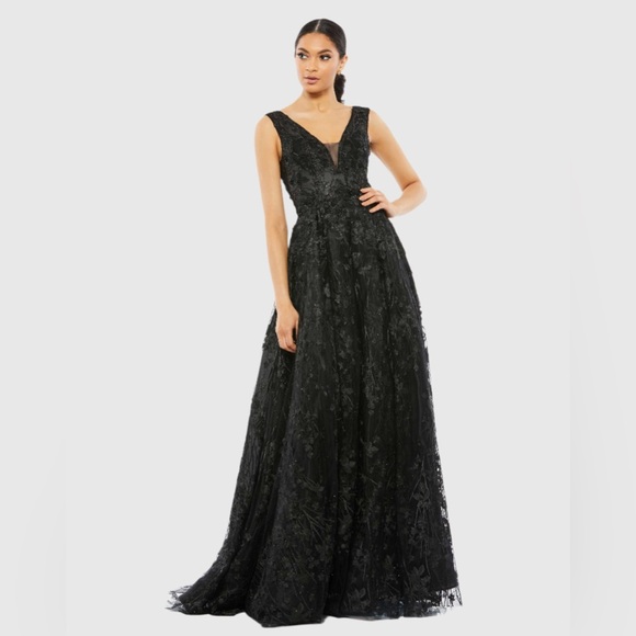 Mac Duggal Black Floral Embroidered Illusion V-Neck Gown NWT - Picture 1 of 15